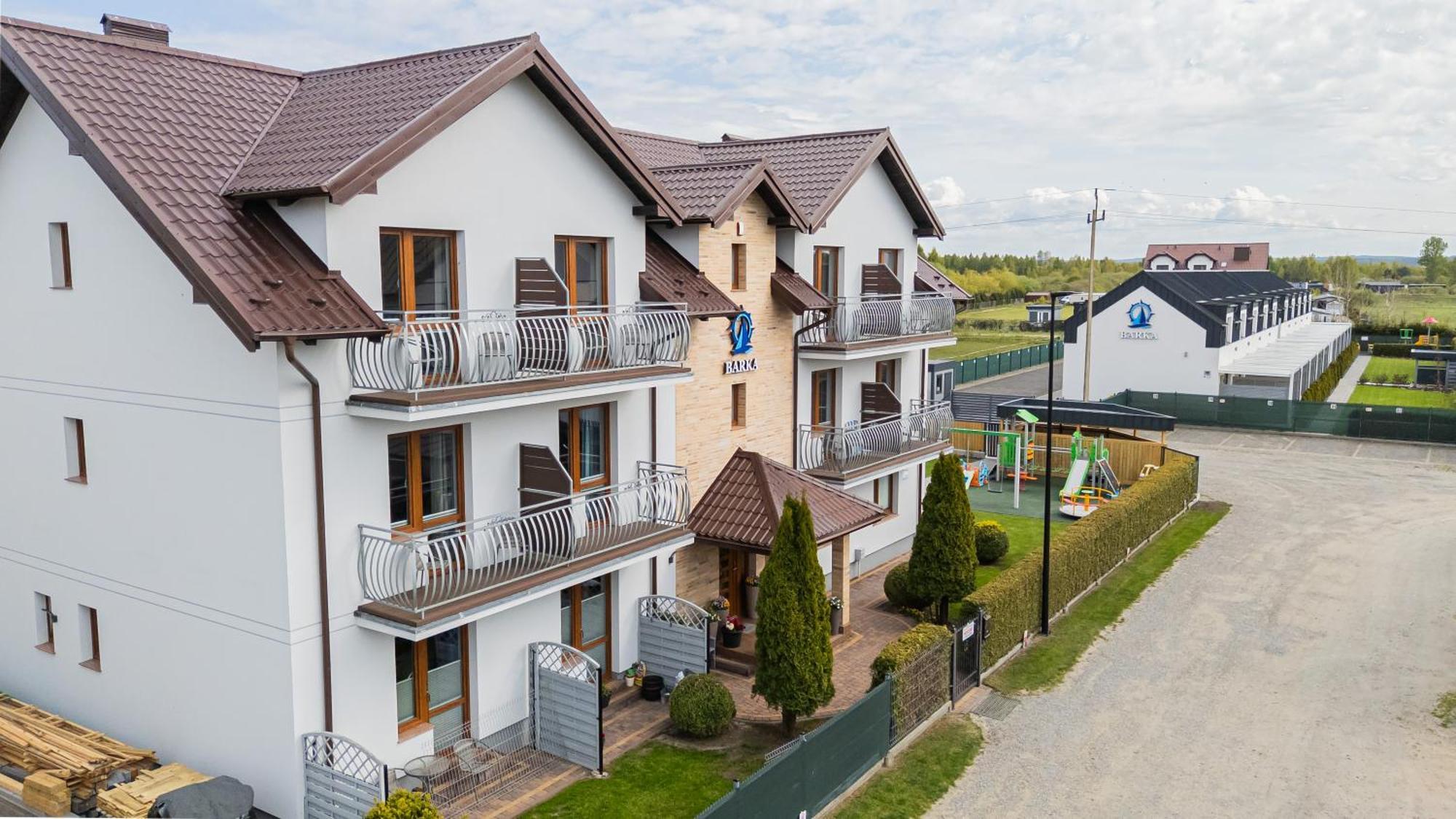 Barka - Apartamenty Premium Oraz Pokoje Blisko Plazy Карвіа Екстер'єр фото
