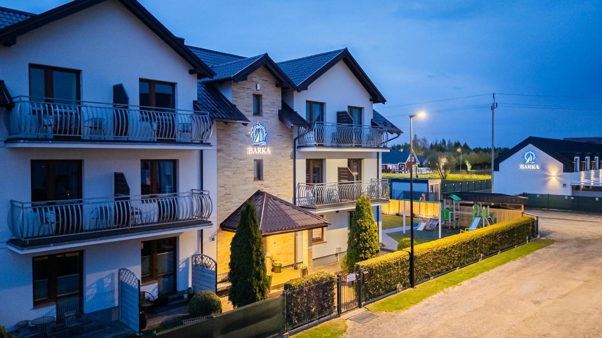 Barka - Apartamenty Premium Oraz Pokoje Blisko Plazy Карвіа Екстер'єр фото